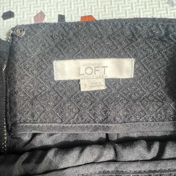 LOFT, Size small black miniskirt - Picture 4 of 4